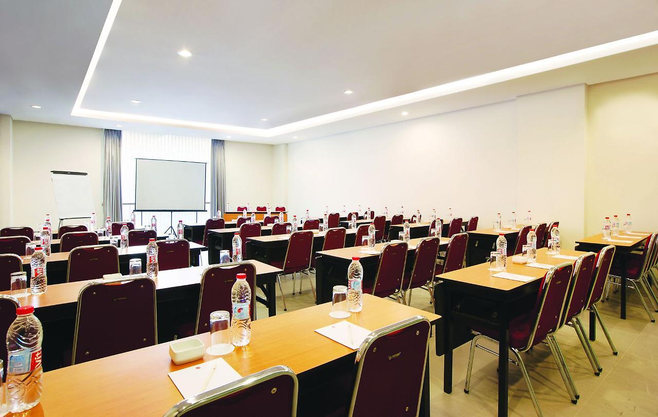 Amaris Hotel Darmo Surabaya Kültér fotó