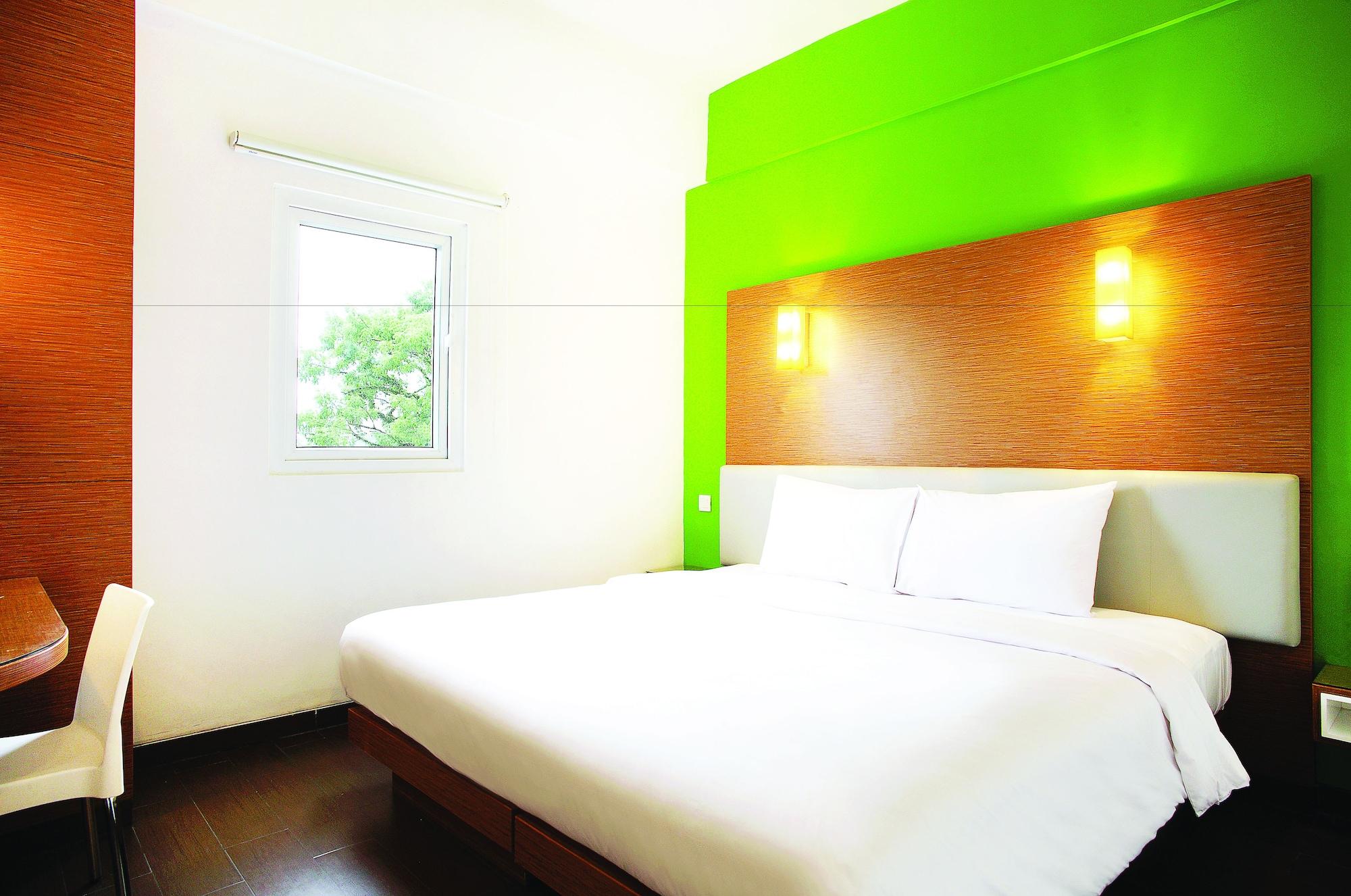 Amaris Hotel Darmo Surabaya Kültér fotó