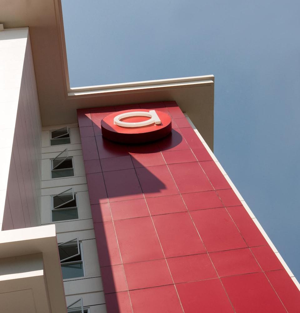 Amaris Hotel Darmo Surabaya Kültér fotó
