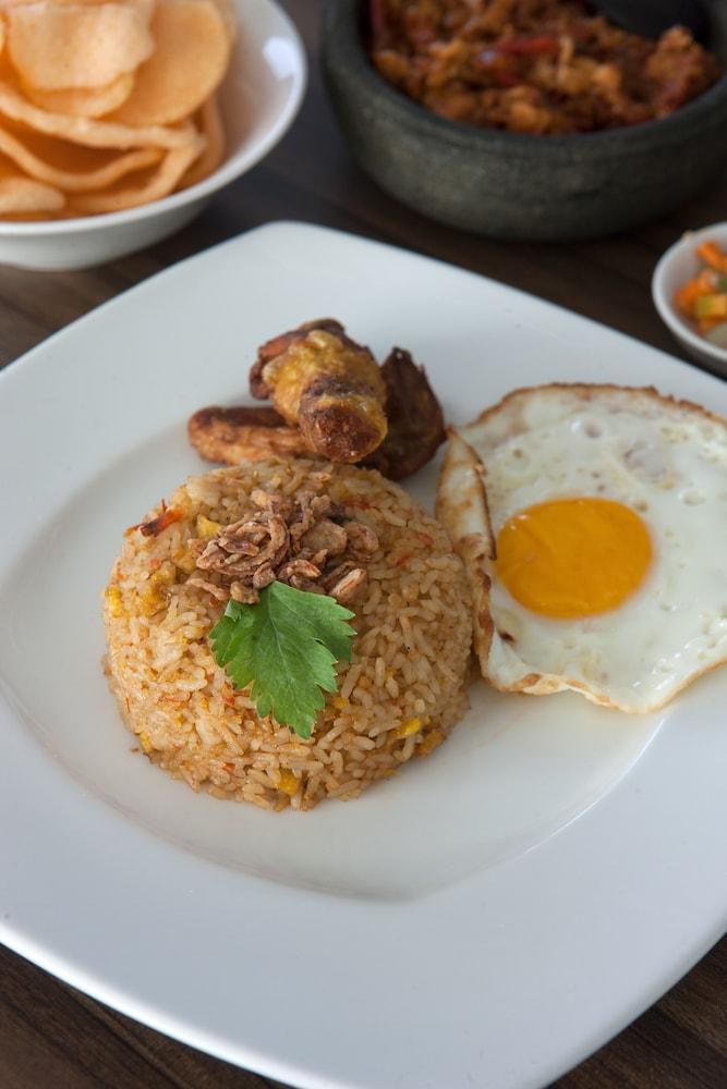 Amaris Hotel Darmo Surabaya Kültér fotó